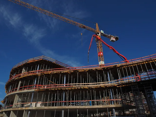 shell, house, framework, to build, construction site, work, construction work, housebuilding, unshrouded, building, completion, scaffolding, support, strive, bridge house project, bridge house, new-ulm, crane, construction crane, construction site, construction site, construction site, scaffolding, scaffolding, scaffolding, scaffolding, scaffolding. Comparing planned and actual delivery dates